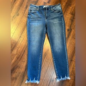 NWOT Kan Can Medium Wash 15/31 Skinny w/frayed ankles